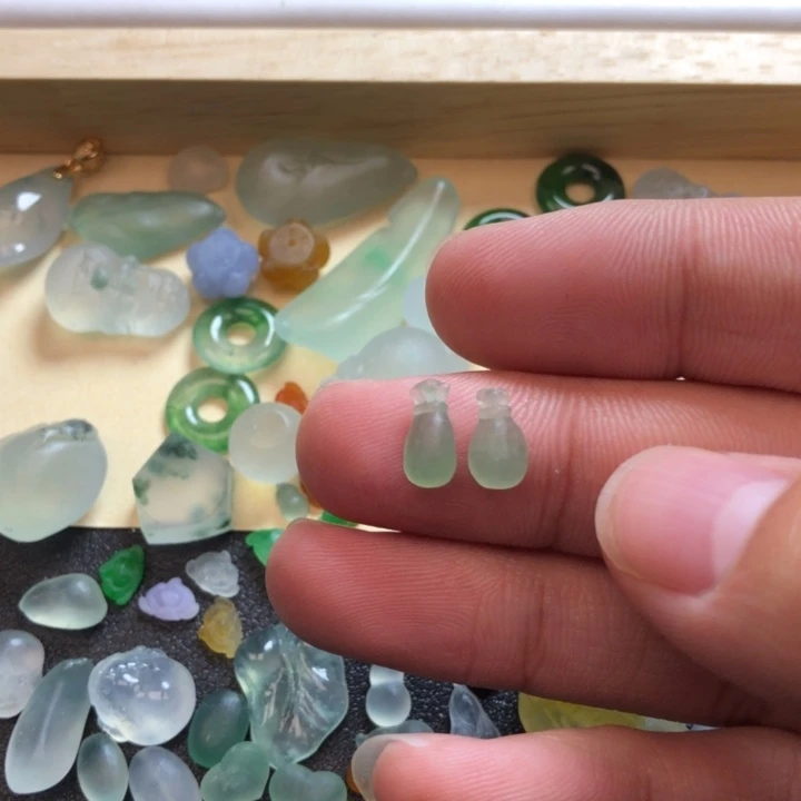 定制翡翠未镶嵌挂件