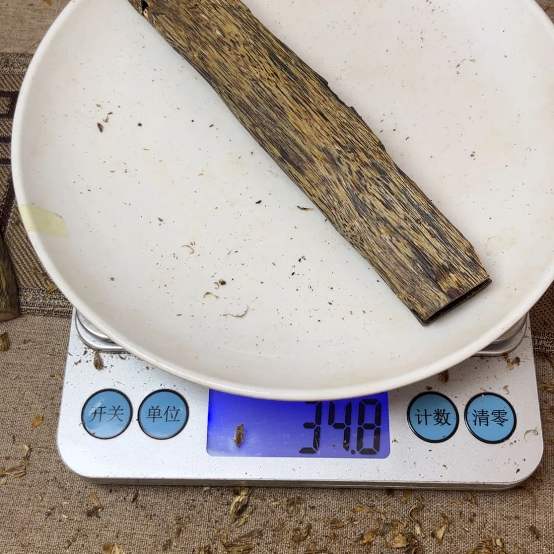 沉香木手把件五*奇楠棍料子34 克。。。。