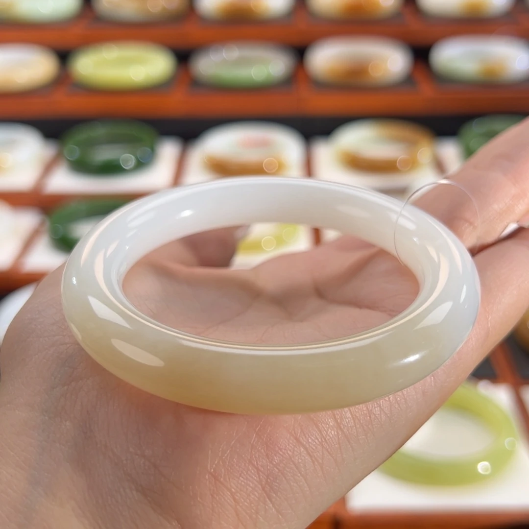 和田玉（糖玉）手镯未镶嵌