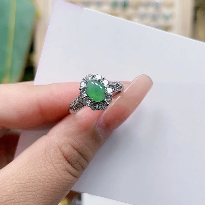 翡翠手镯未镶嵌天然翡翠