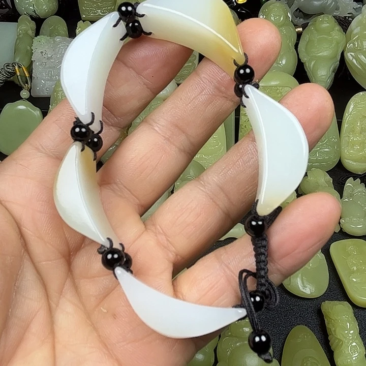 和田玉（糖玉）未镶嵌颈饰