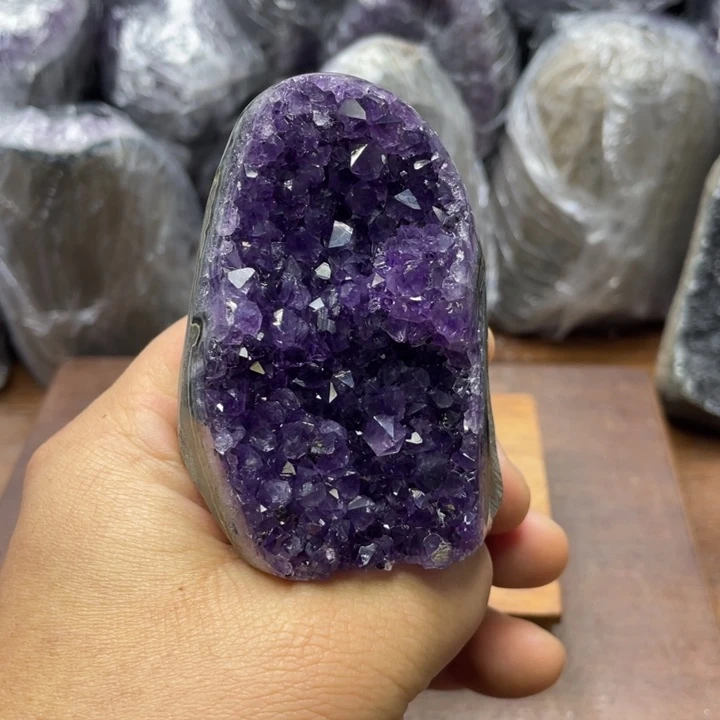未镶嵌水晶大型摆件（非配饰）