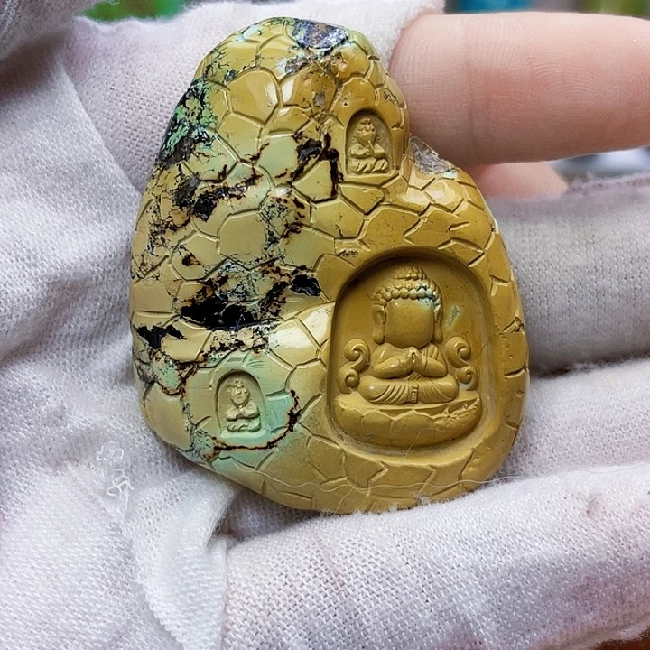 绿松石未镶嵌颈饰
