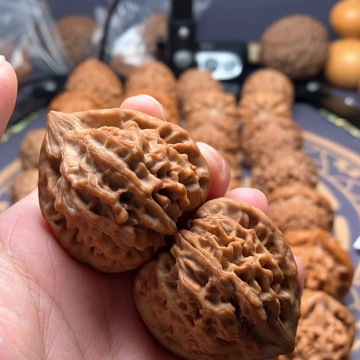 妙***春吊坠桃核文玩核桃龙门涧39
