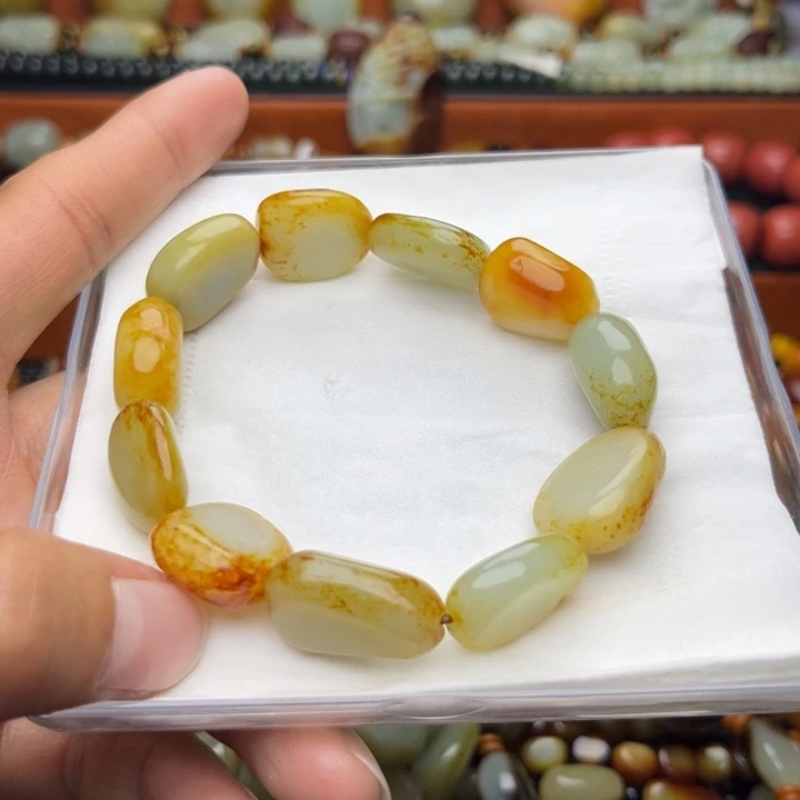 和田玉颈饰未镶嵌小**、