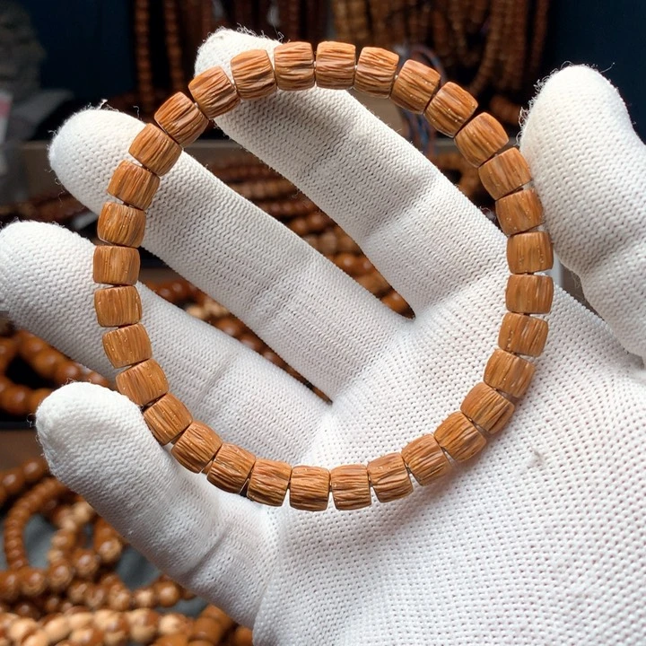 非金属木质紫金鼠8×7拉丝栢香雕刻单圈收藏