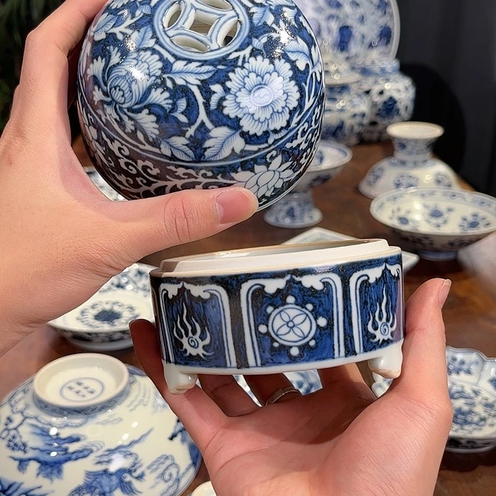 瓷片蓝地牡丹香炉手绘