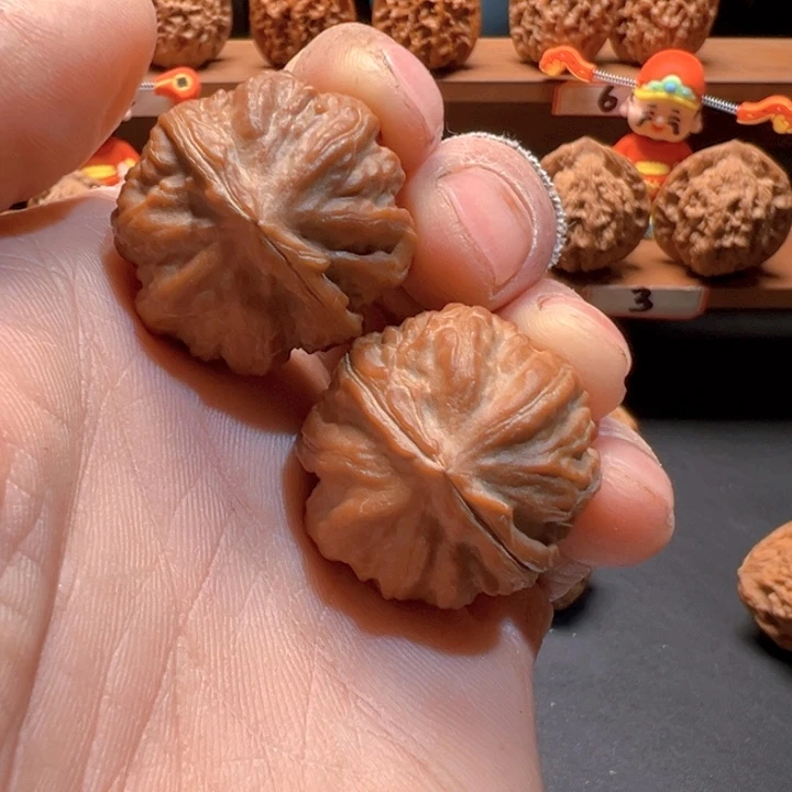 文玩核桃吊坠京八棱手捻