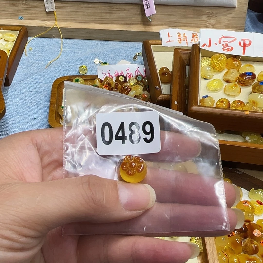 琥珀未镶嵌珠宝奇石