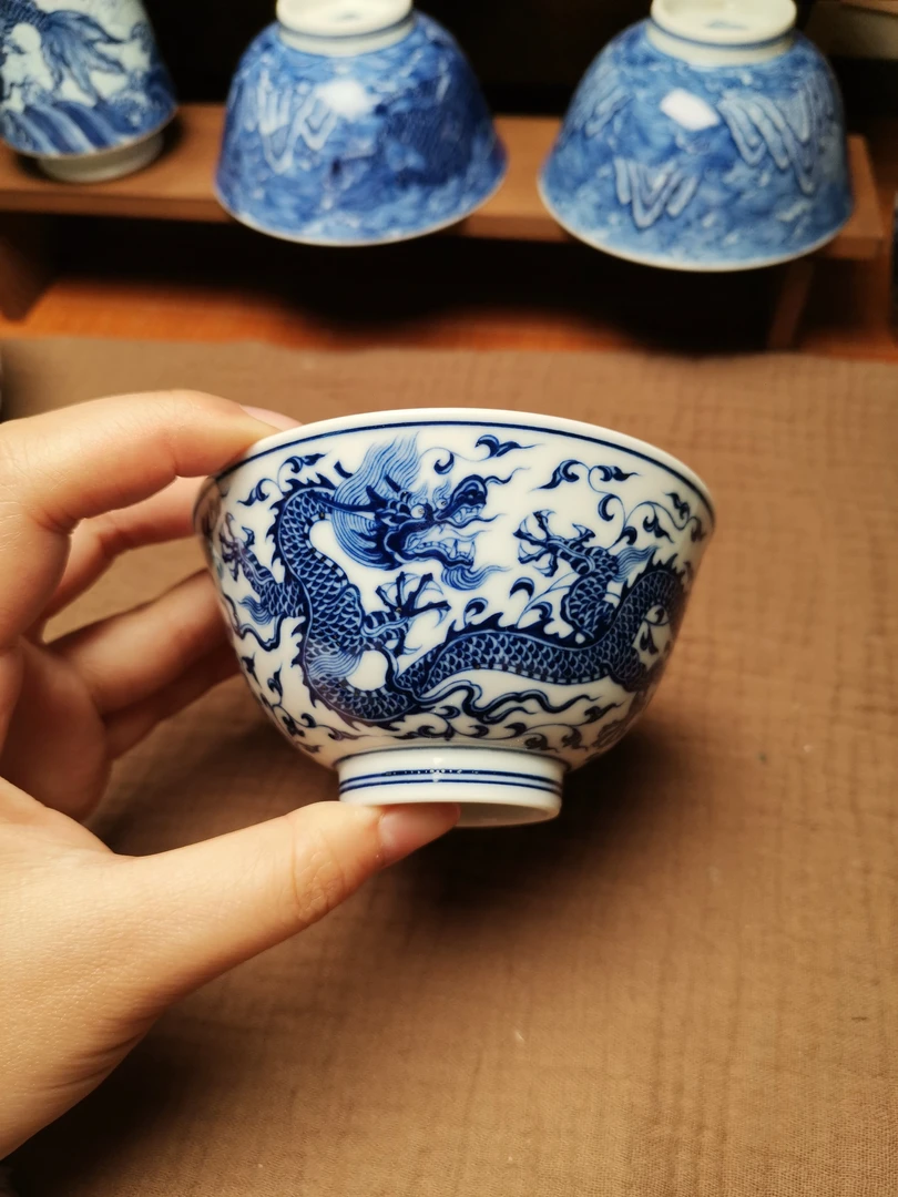 景德镇手绘龙纹杯