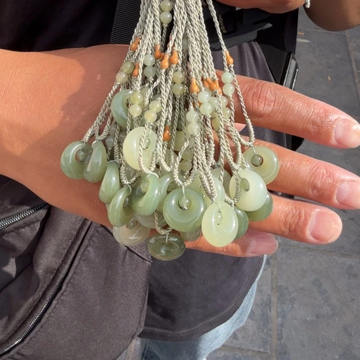 和田玉未镶嵌颈饰多样性，发一件