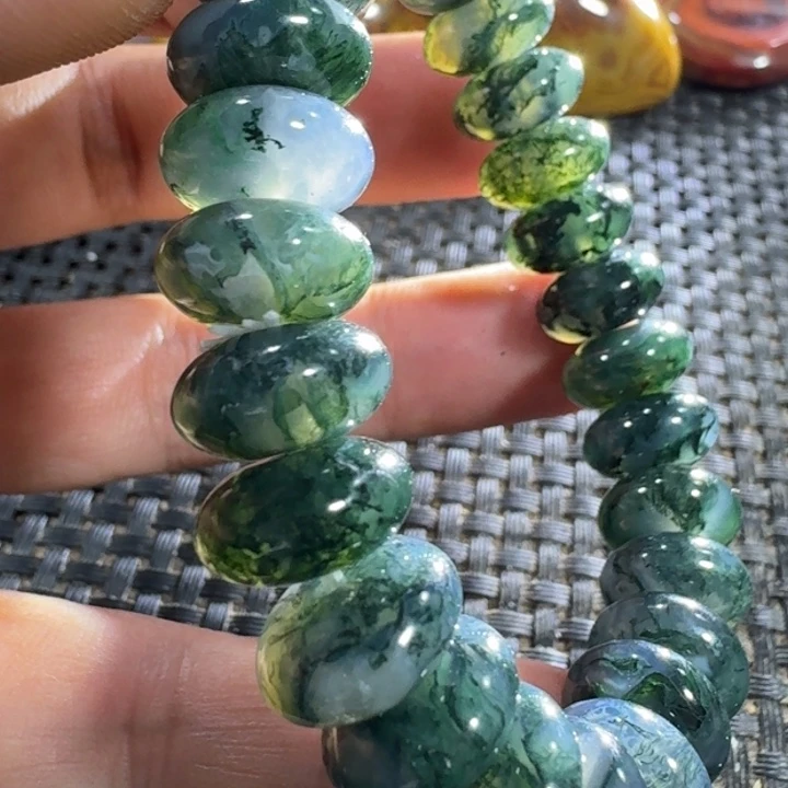 奶***。玛瑙/玉髓未镶嵌颈饰