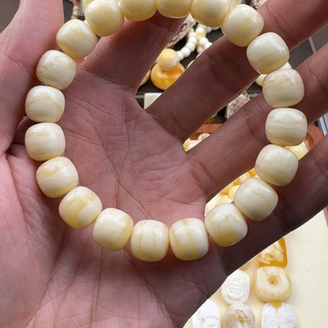 琥珀未镶嵌裸石蜜蜡