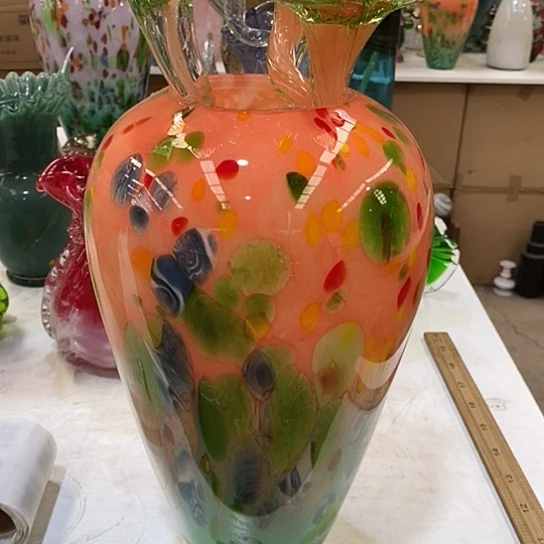 琉璃花瓶高30厘米宽9厘米