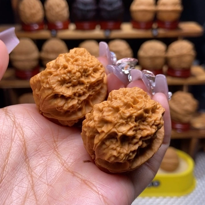 文玩核桃吊坠金麒麟27