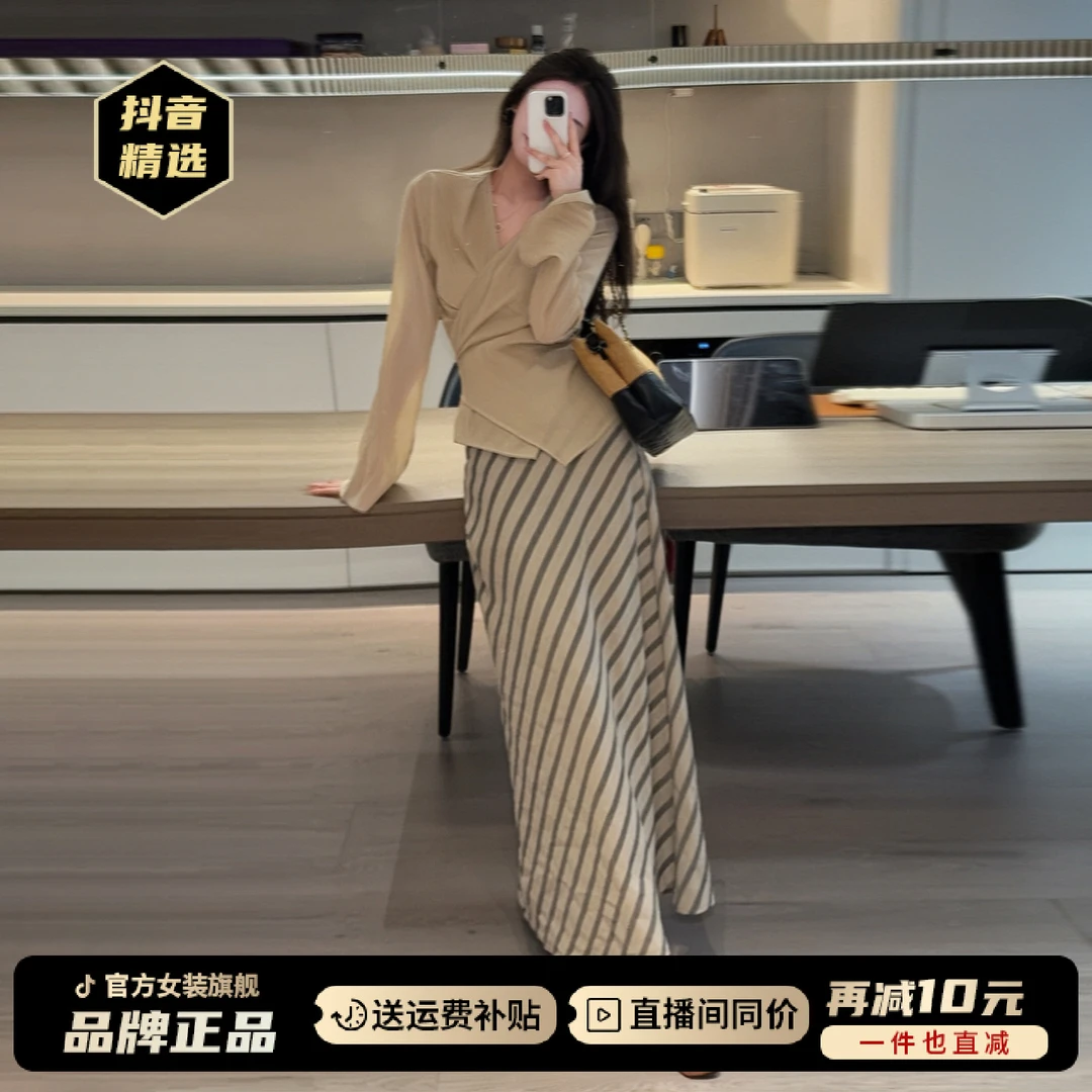 韩系秋冬法式连衣裙女2025新款轻熟御姐穿搭高级感巨好看套装长裙