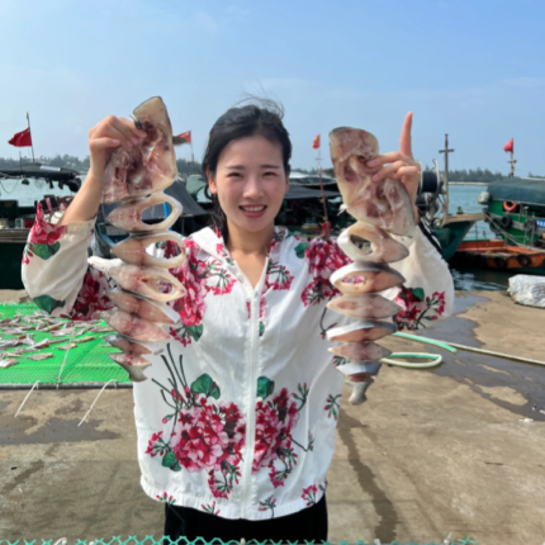 金鲳鱼无添加鱼淡晒咸鱼海鲜可蒸可炸鲜嫩美味