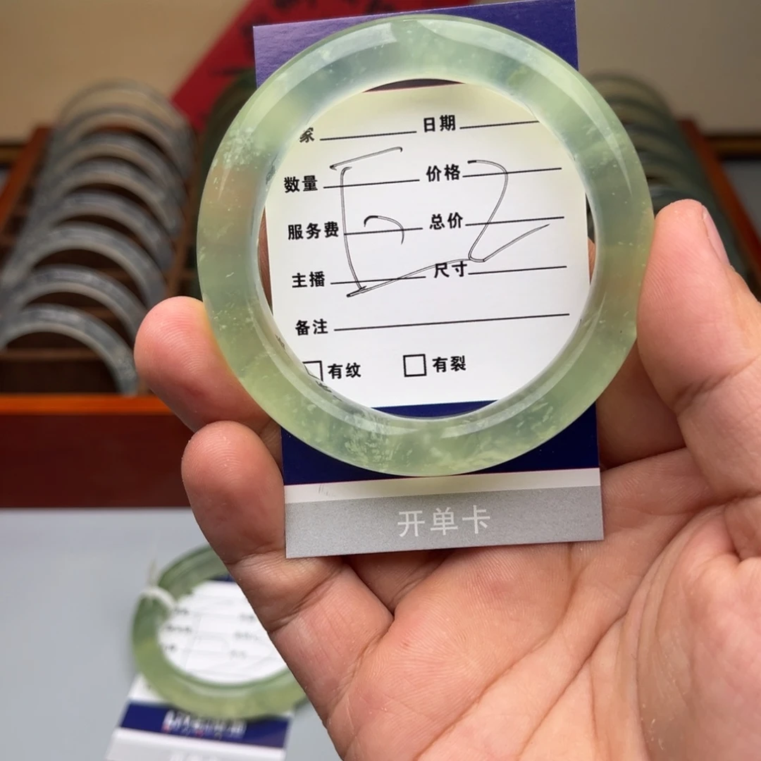 蛇纹石玉手镯未镶嵌迪****！