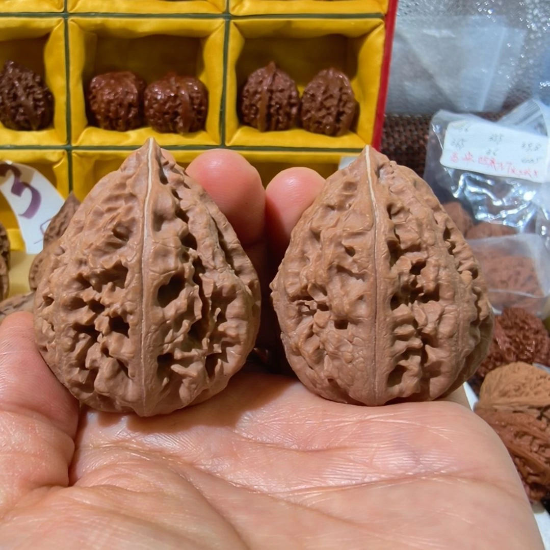 文玩核桃吊坠东北野生大秋子水滴，微瑕