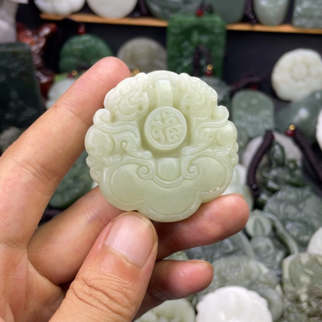 颈饰未镶嵌和田玉