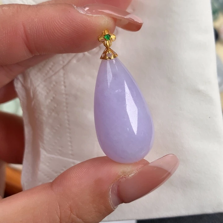 翡翠颈饰18K金镶嵌水滴