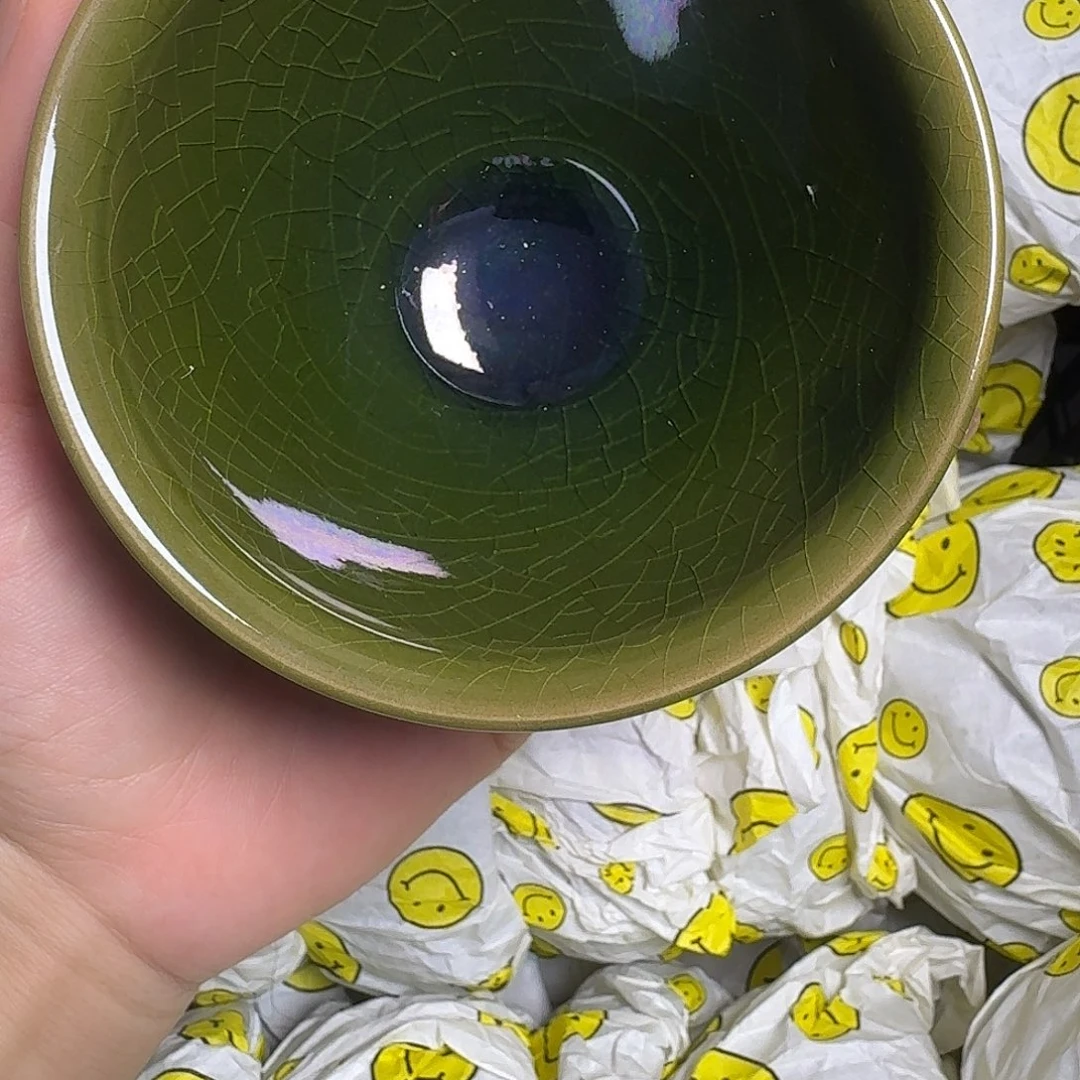 茶盏是一个充满生机勃勃与