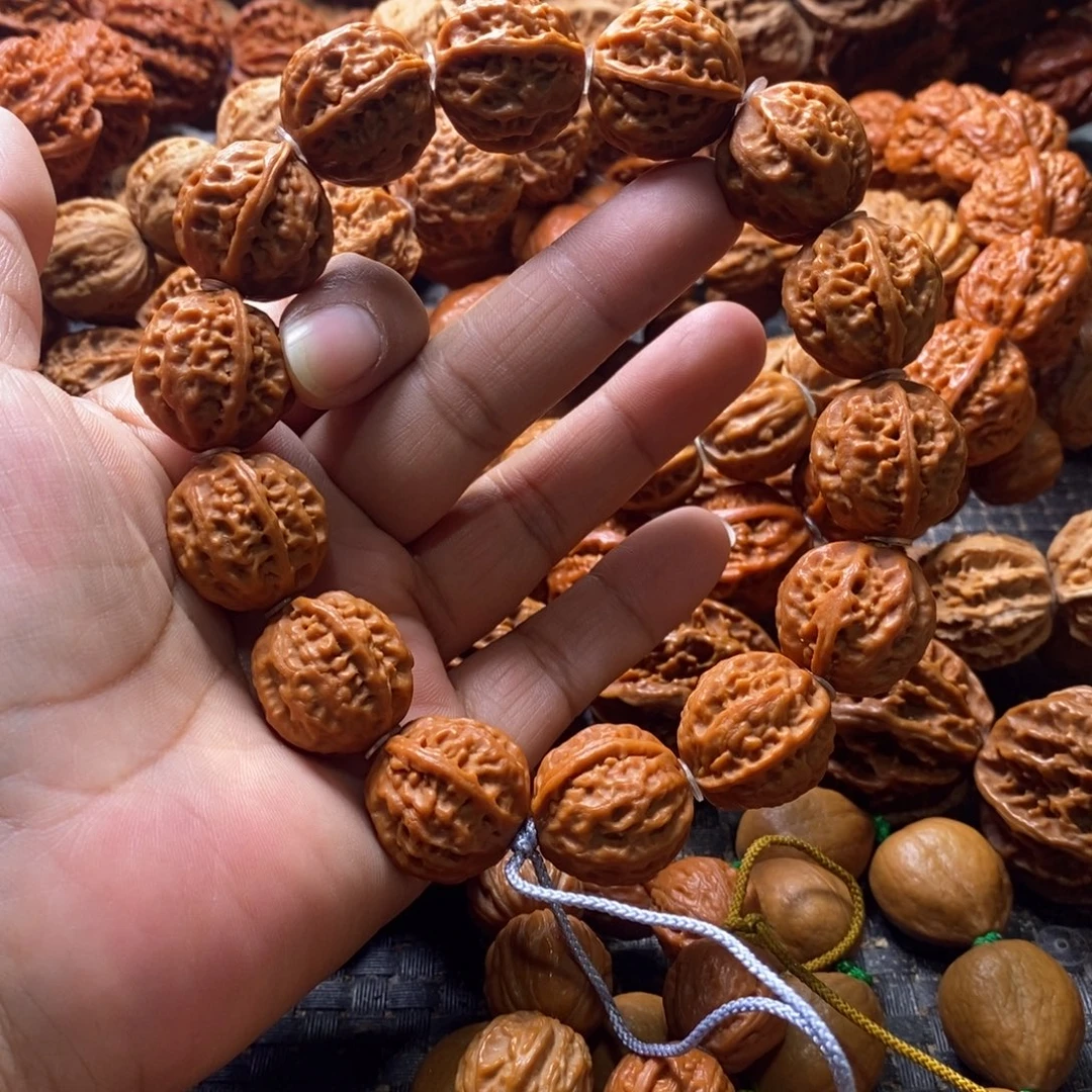 春***事吊坠文玩核桃珊瑚纹