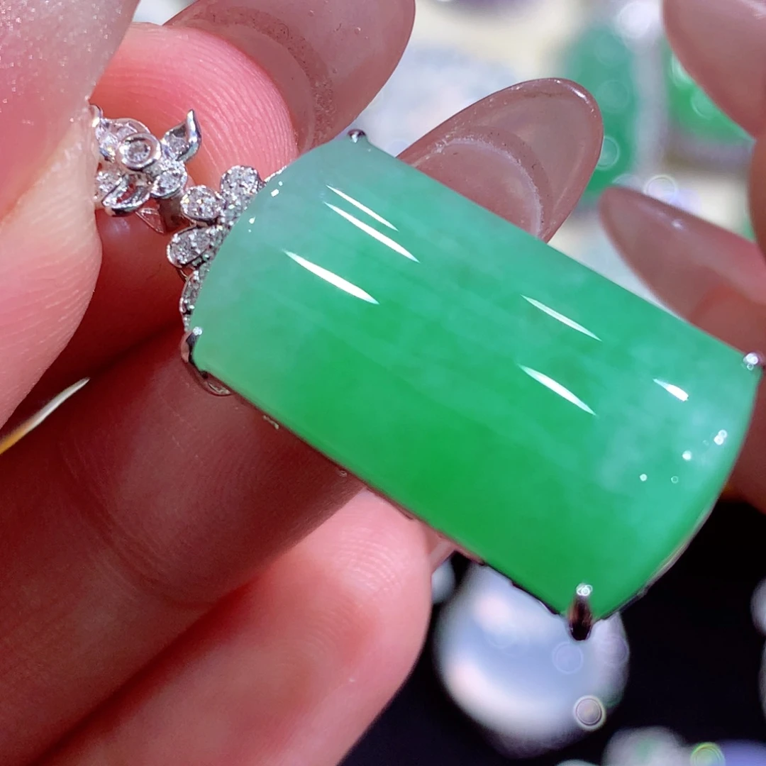 翡翠18K金镶嵌吊坠(不含链)