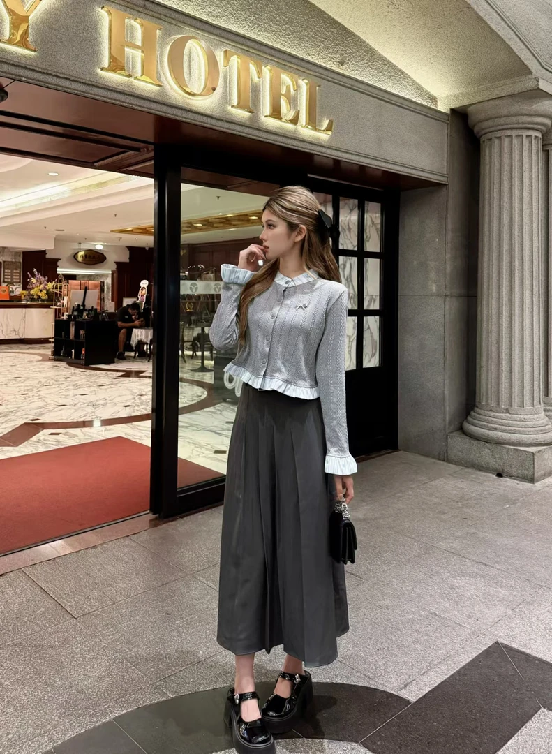 灰色假两件针织开衫女2024设计感拼接荷叶边短上衣-148