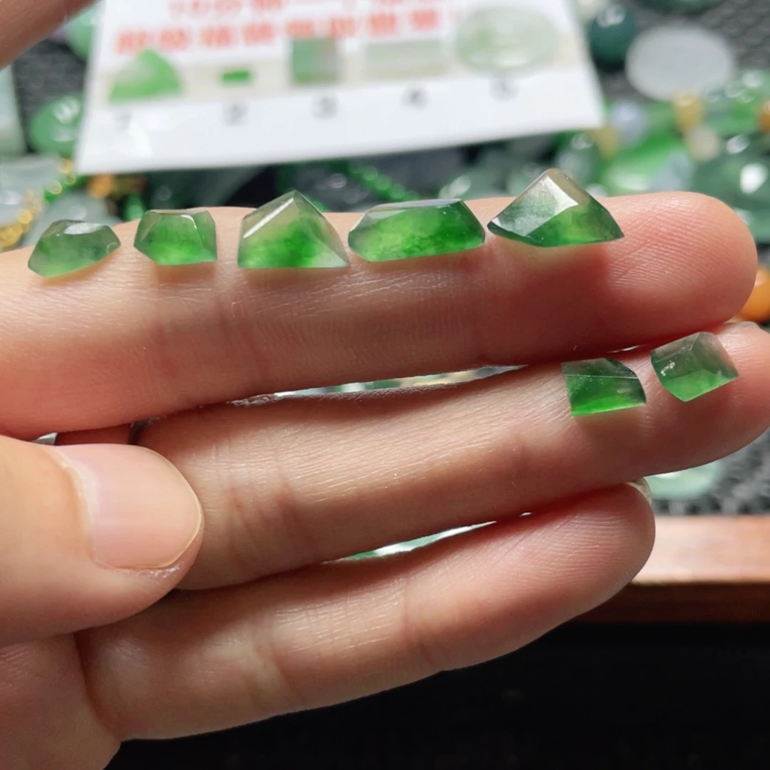未镶嵌定制翡翠翡翠