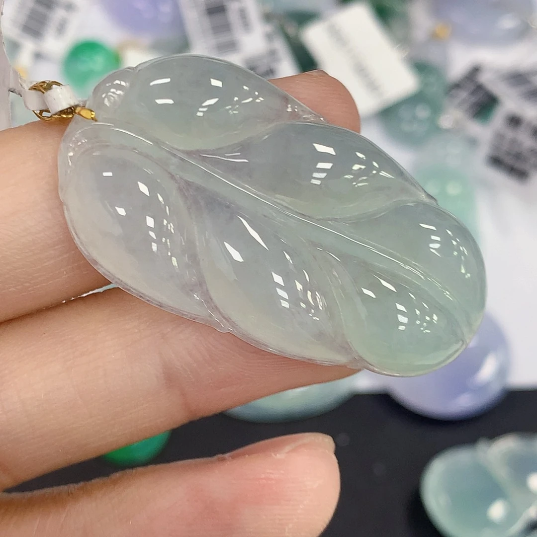 颈饰18K金镶嵌翡翠