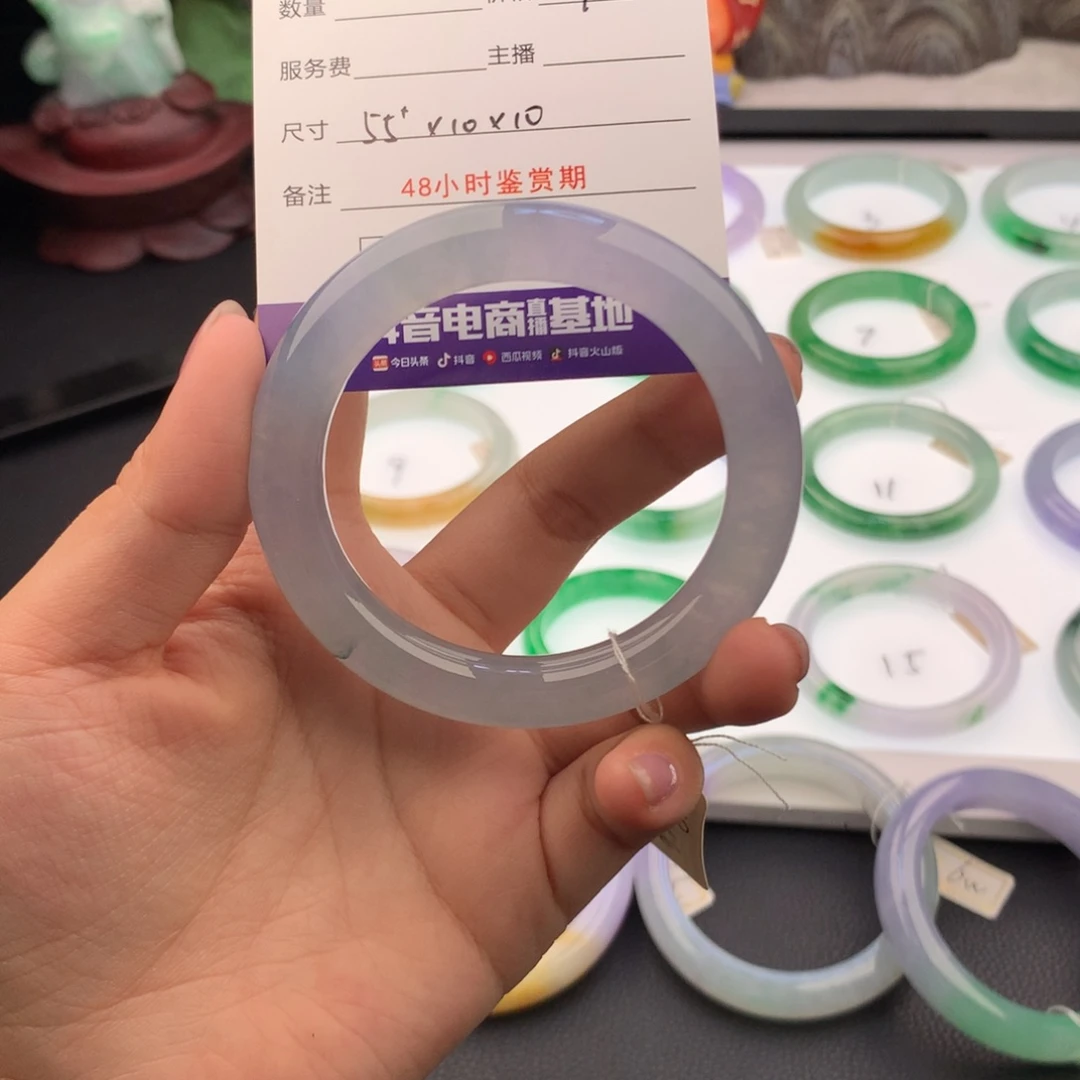 焦****翡翠未镶嵌手镯翡翠手镯