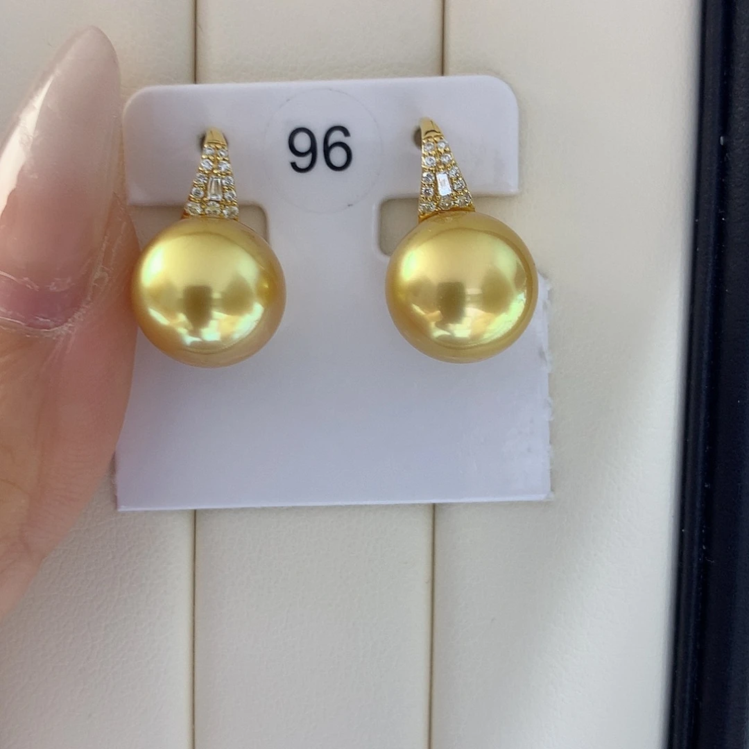 18K金镶嵌海水珍珠耳饰12/13mm