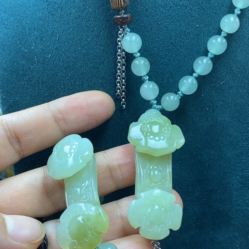【闪购商品】蛇纹石玉手牌，吊坠未镶嵌