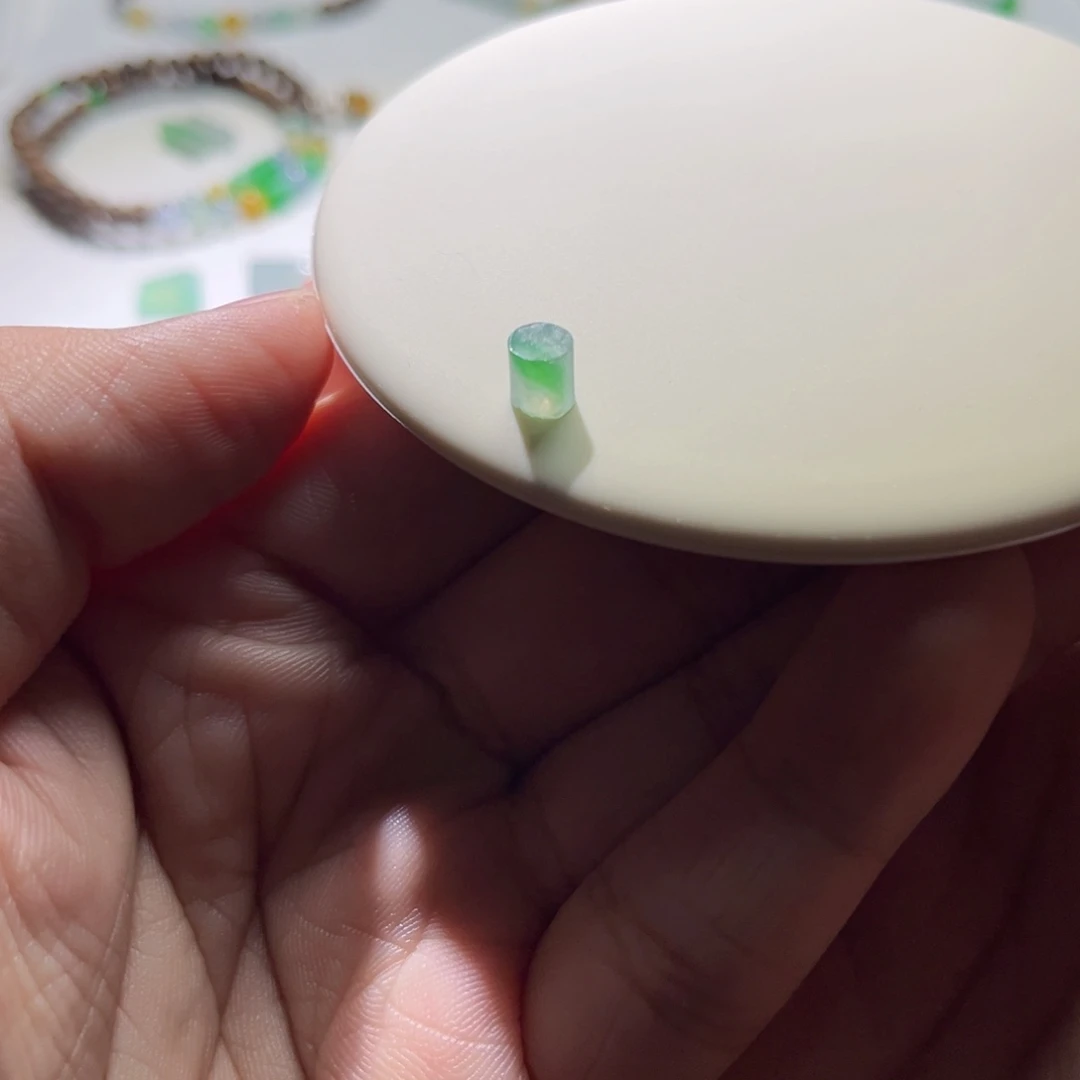 散珠翡翠裸石5/6mm