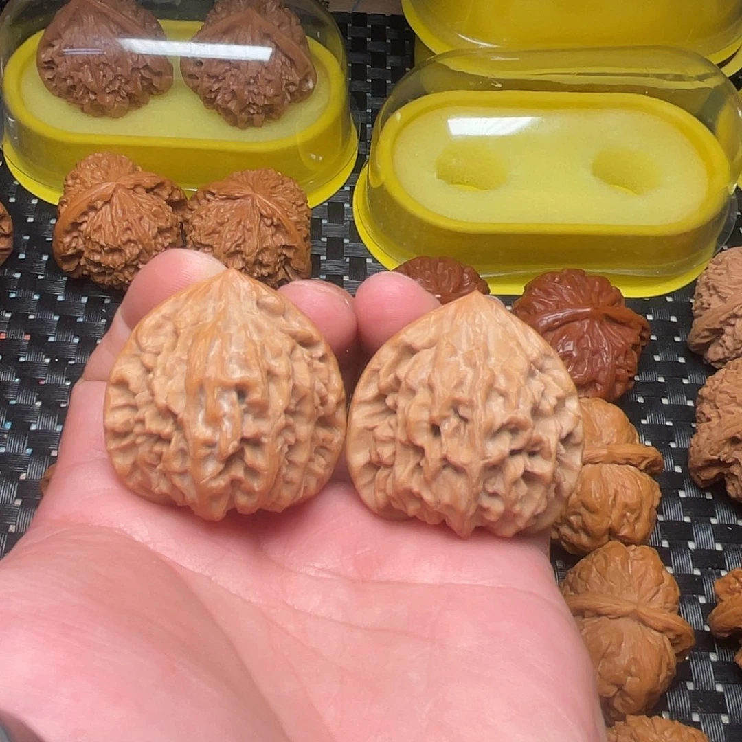 文玩核桃吊坠龙门涧