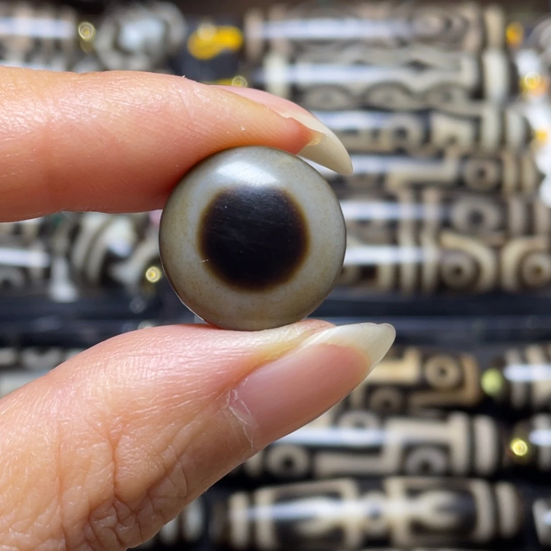 千***外玛瑙/玉髓未镶嵌珠宝奇石板眼