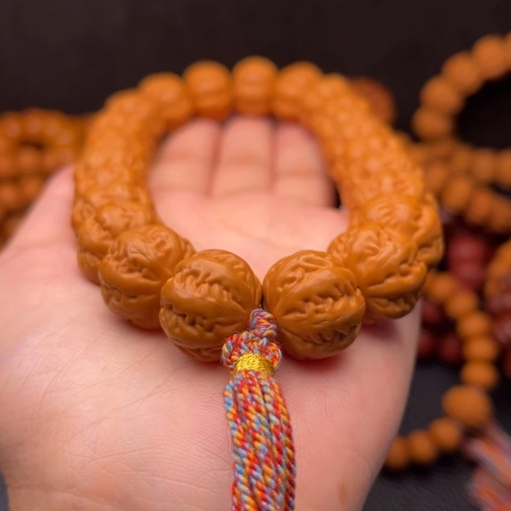 猴头核桃吊坠麻花手持