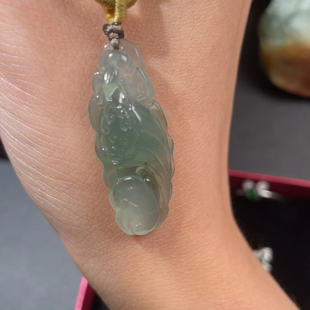 翡翠未镶嵌吊坠(不含链)莲藕