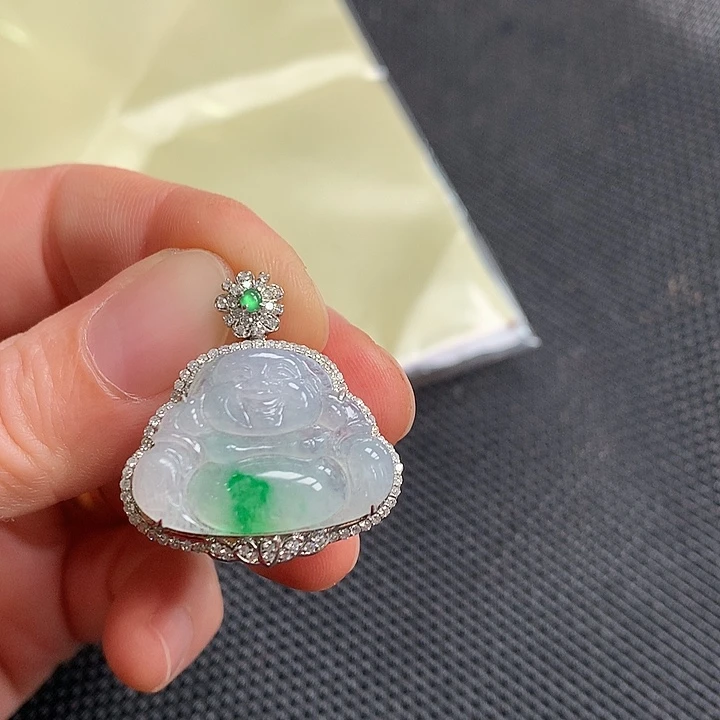 翡翠18K金镶嵌颈饰