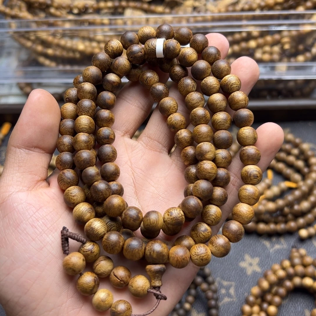 沉香沉香碎屑19-孤品老奇楠糖结老料0.84/26克➕圆珠多圈