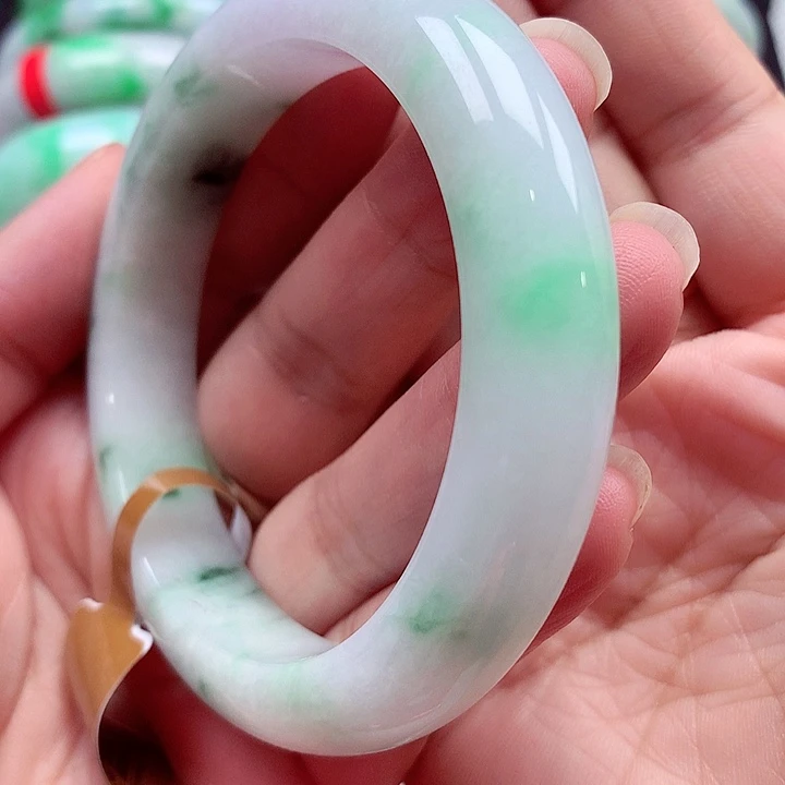 翡翠未镶嵌手镯翡翠