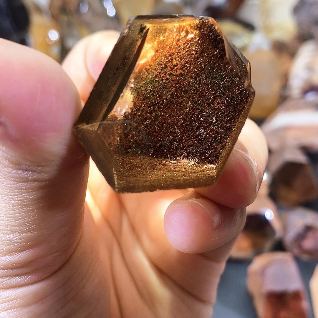 【闪购商品】未镶嵌车挂水晶彩**?天然水晶原石