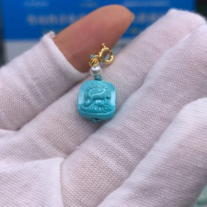 绿松石配饰未镶嵌