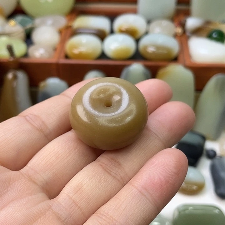 L***◐和田玉未镶嵌颈饰