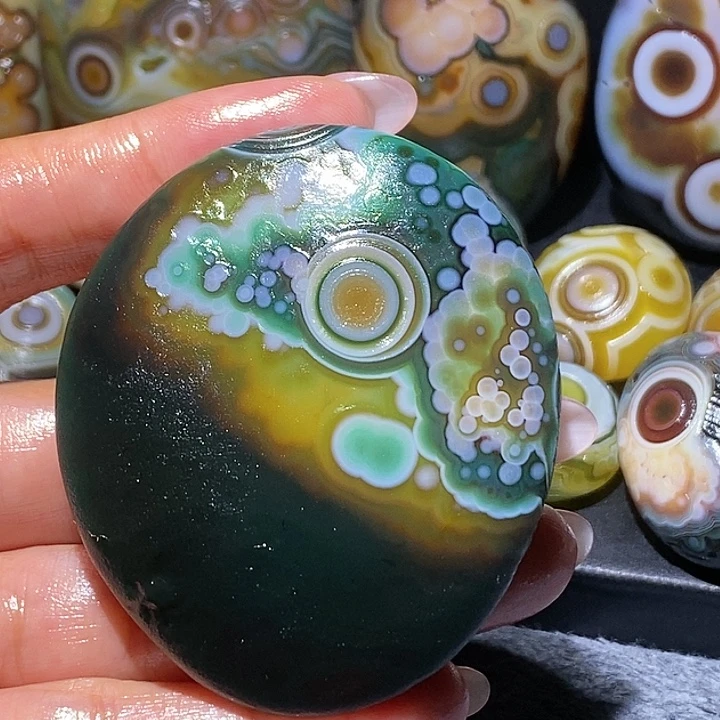 玛瑙/玉髓未镶嵌珠宝奇石48