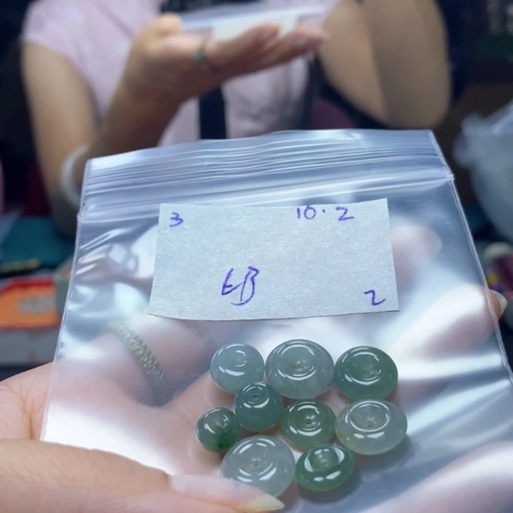 x***.定制翡翠未镶嵌不退