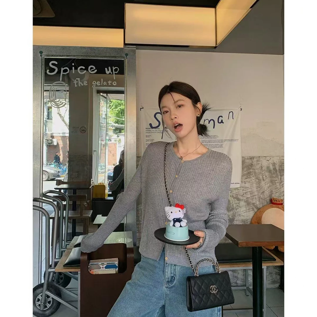 新款百搭气质圆领简约长袖软糯羊毛针织开衫外套女薄9477