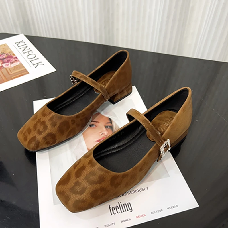 欧美风豹纹一字扣带浅口方头中跟单鞋女2025新款粗跟女鞋玛丽珍鞋