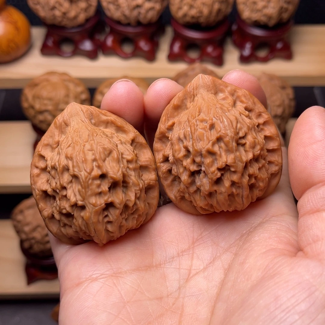 吊坠文玩核桃红狮子